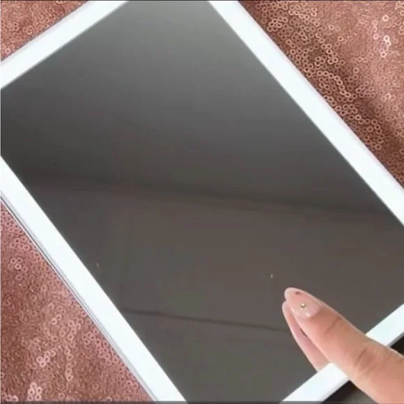 Impressions Vanity LED Light Up Bling Folio Makeup Mirror Silver BNIB